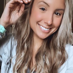 Meet your Posher, Christina